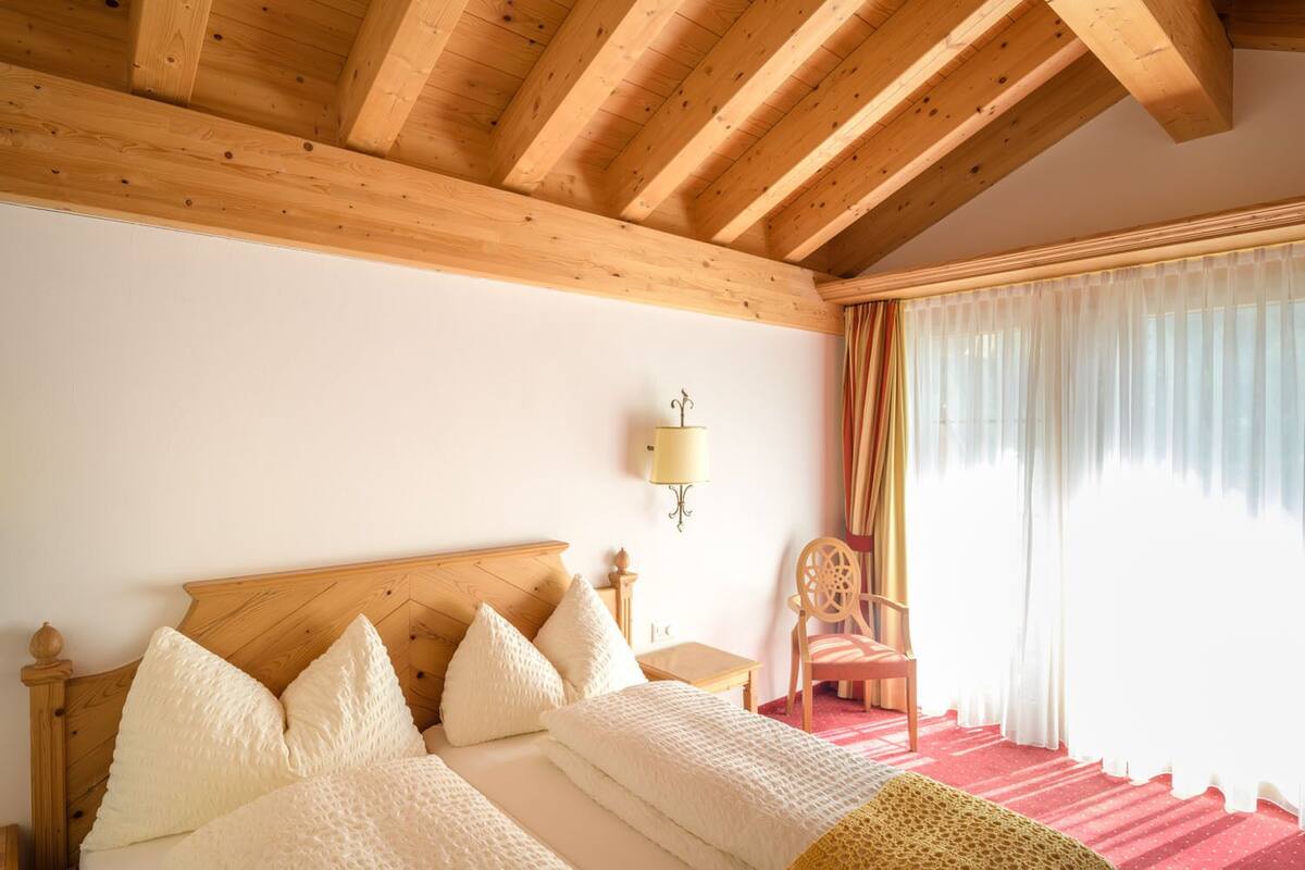 Double Room (Chalet Style mit Matterhornblick) | In-room safe, desk, soundproofing, free WiFi
