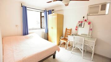 Guesthouse (Holiday Flat) | 1 bedroom, iron/ironing board, free WiFi, bed sheets
