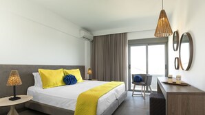 1 soverom, memory foam-senger, skrivebord og blendingsgardiner