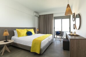 1 soverom, memory foam-senger, skrivebord og blendingsgardiner