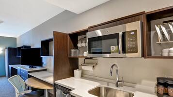 Individually furnished, desk, laptop workspace, blackout curtains