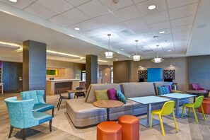 Lobby - Home2 Suites by Hilton Palmdale, CA (Palmdale)