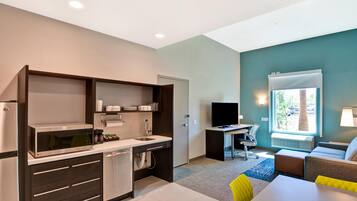 Individually furnished, desk, laptop workspace, blackout drapes