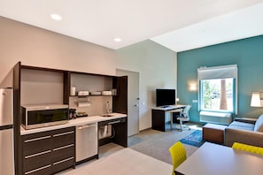 Individually furnished, desk, laptop workspace, blackout curtains - Home2 Suites by Hilton Palmdale, CA (Palmdale)