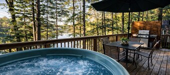 Cozy Bear's Den Chalet w/Hot Tub & Fire-pit close to Hiking Skiing Snowmobiling!