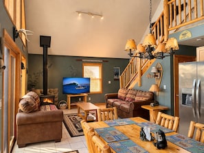 Smart TV, fireplace, books - Cozy Bear's Den Chalet w/Hot Tub & Fire-pit close to Hiking Skiing Snowmobiling! (Gaylord)