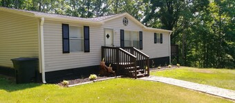 3. 6 MILES FRA TRYON INT. EQUESTRIAN CENTER, VERKT TILBAKE PÅ PRIVATE DRIVEWAY