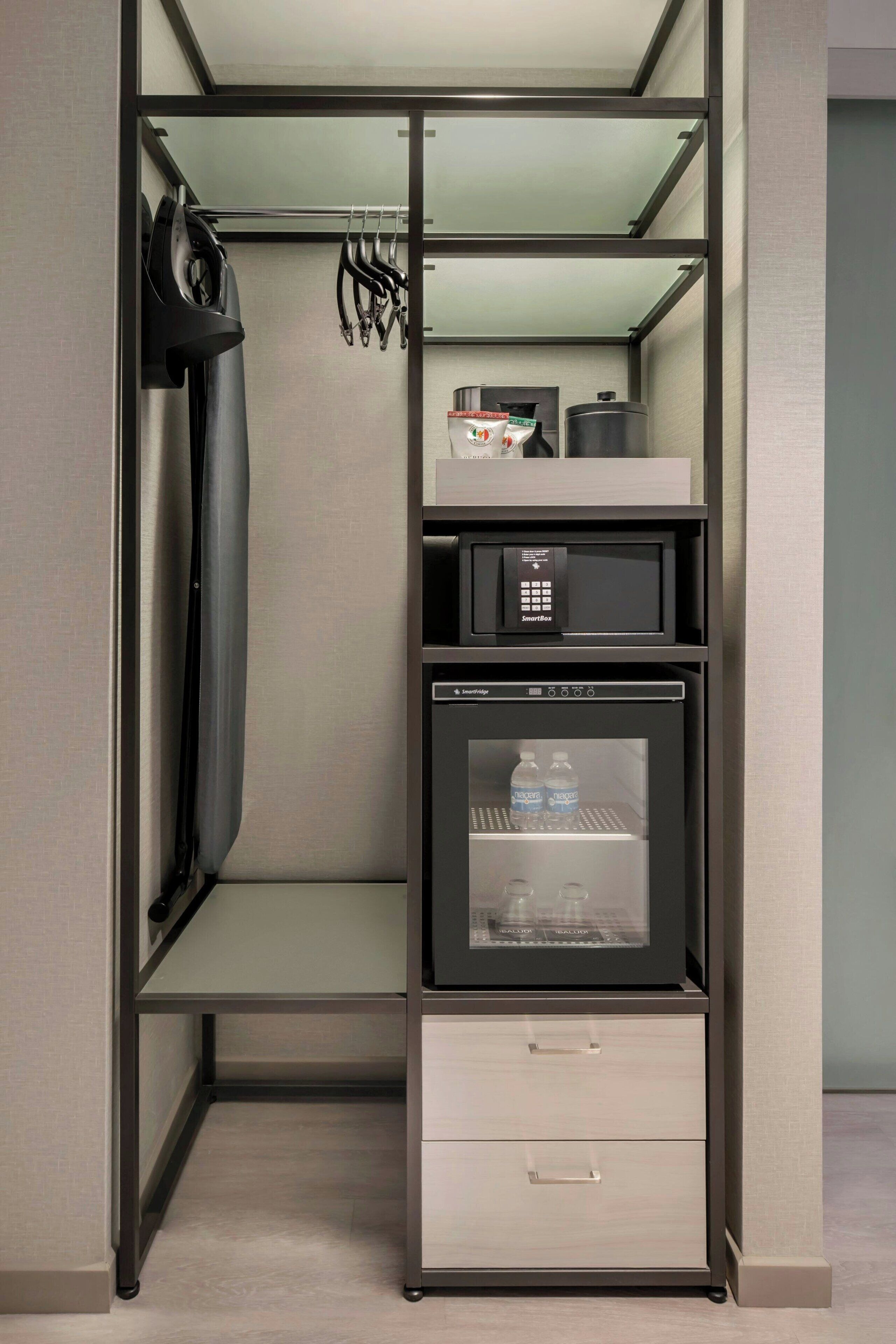 premium bedding, in-room safe, desk, laptop workspace