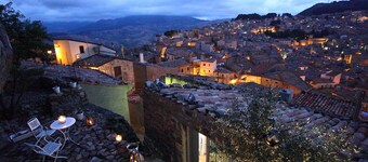 House in the mountains 20 minutes from the sea
