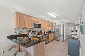 Fridge, microwave, oven, stovetop - Summit Serenity – Oceanfront Elegance Redefined (Panama City Beach)