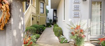 Northwest Nob Hill 97 walk score! Free Parking! 600 sq.ft.