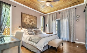 3 chambres, bureau, fer et planche à repasser, lit parapluie