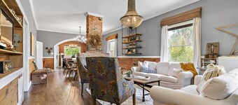 HGTV’s “LITTLE HOUSE” w/huge deck and grill