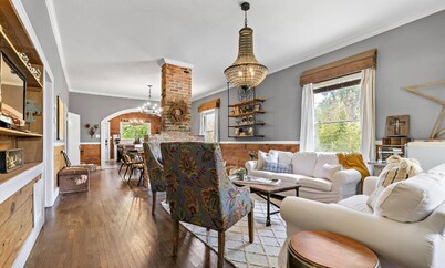 HGTV’s “LITTLE HOUSE” w/huge deck and grill