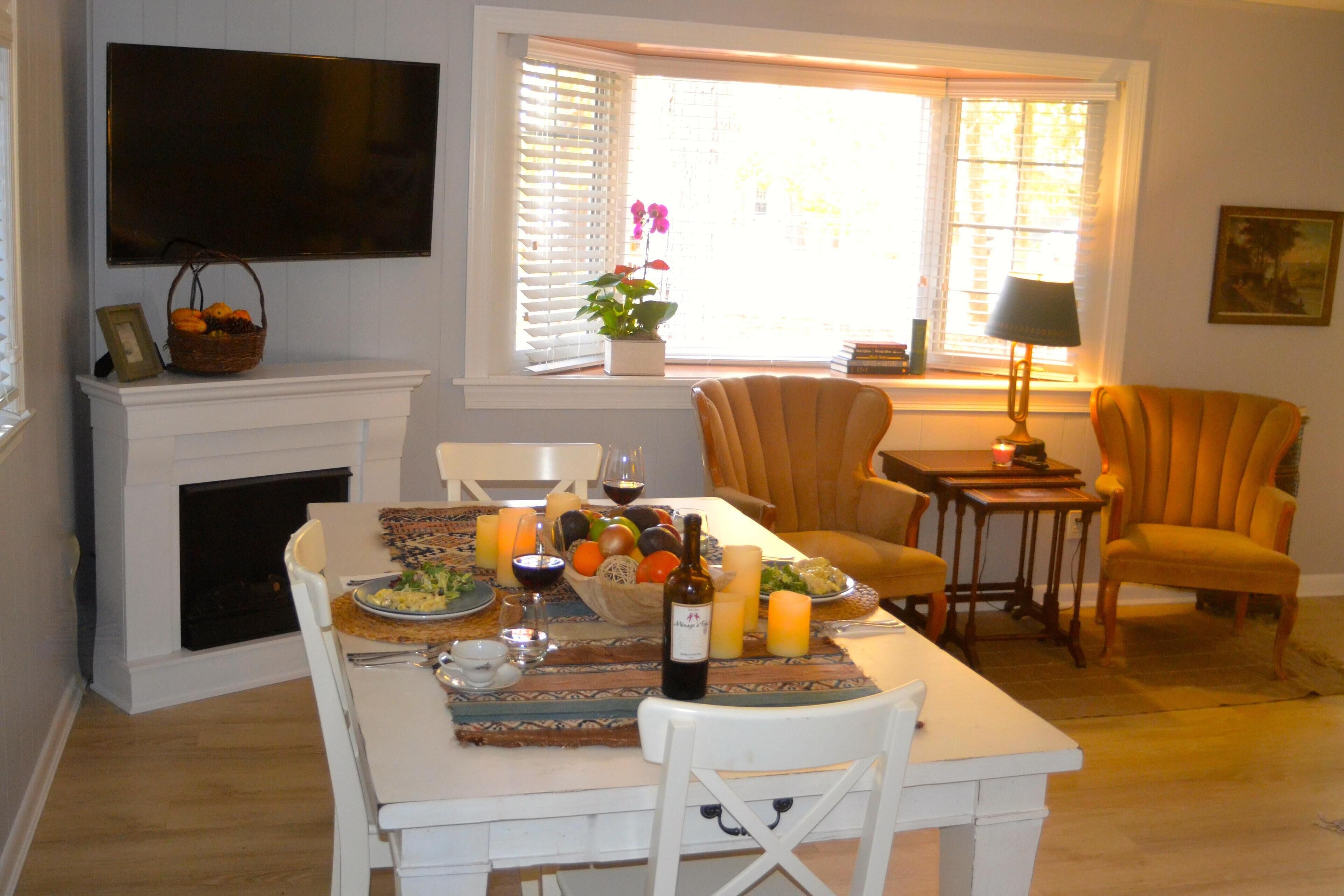 Potomac River Woodland Cottage, Polite Pets welcomed, Central Air, Killer Sunset