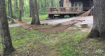 Charming Cabin Only Minutes Away from all the attractions in Deep Creek Lake, MD