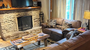 Smart TV, fireplace, DVD player