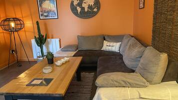 Smart TV, stereo, offices