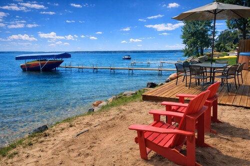 Sunrise Sunsation Lakefront Cottage • Hot Tub • Kayak • Trails • Nature