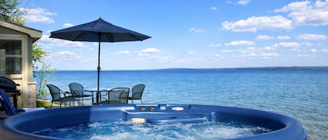 Tina de hidromasaje al aire libre