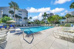 Et oppvarmet basseng