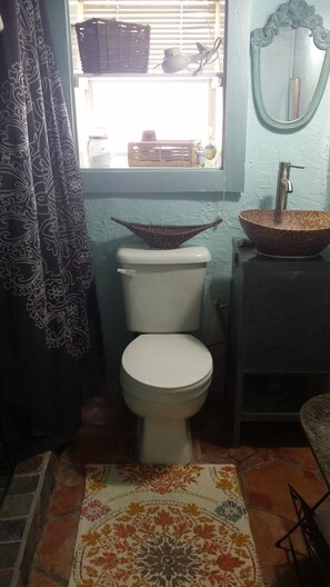Shower, hair dryer, towels, soap - The Blas Payne is a historically sigificant true Mexican adobe.   (Marathon)