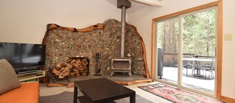 LAKEMONT PINES INVITING CABIN - DOG FRIENDLY -
