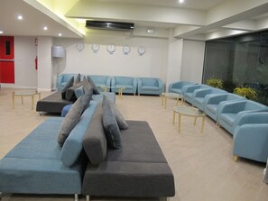 Lobby-Lounge