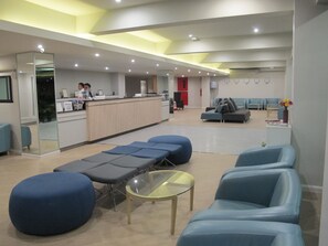 Lobby sitting area - Suvarnabhumi Oriental Resort (Bangkok)