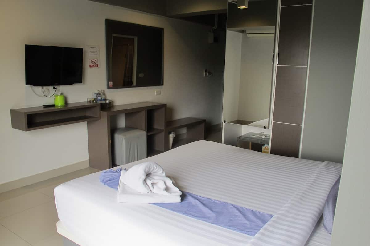 Standard Room - IncludeTransfer from Hotel to Airport (BKK) | Minibar, truy cập Internet không dây (phụ phí)