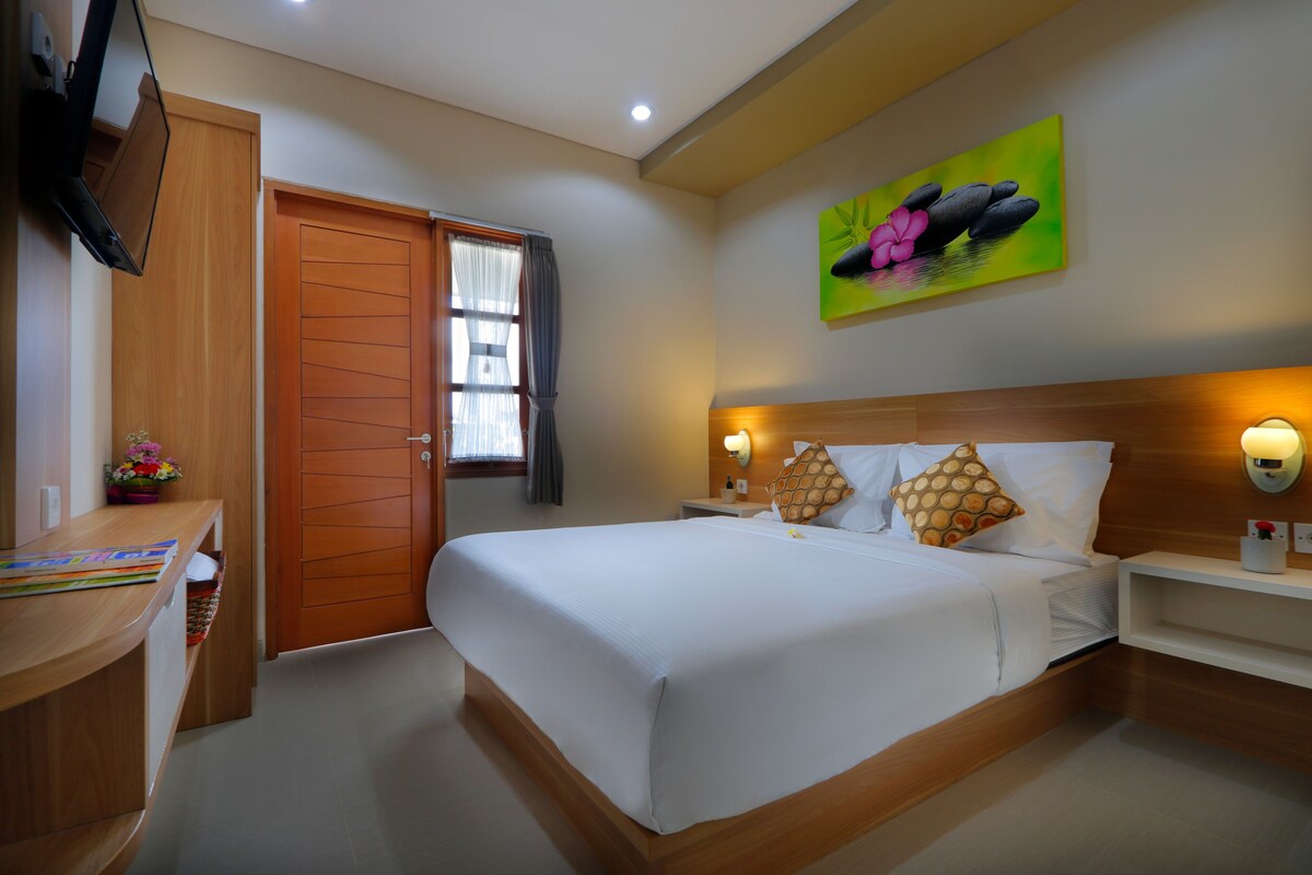 Iconic Room with Rice Field View | Desk, free WiFi
