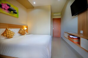 Iconic Room with Rice Field View | Desk, free WiFi - Iconic Bali Living (Denpasar)