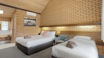 Twin Room | Premium bedding, desk, soundproofing, iron/ironing board