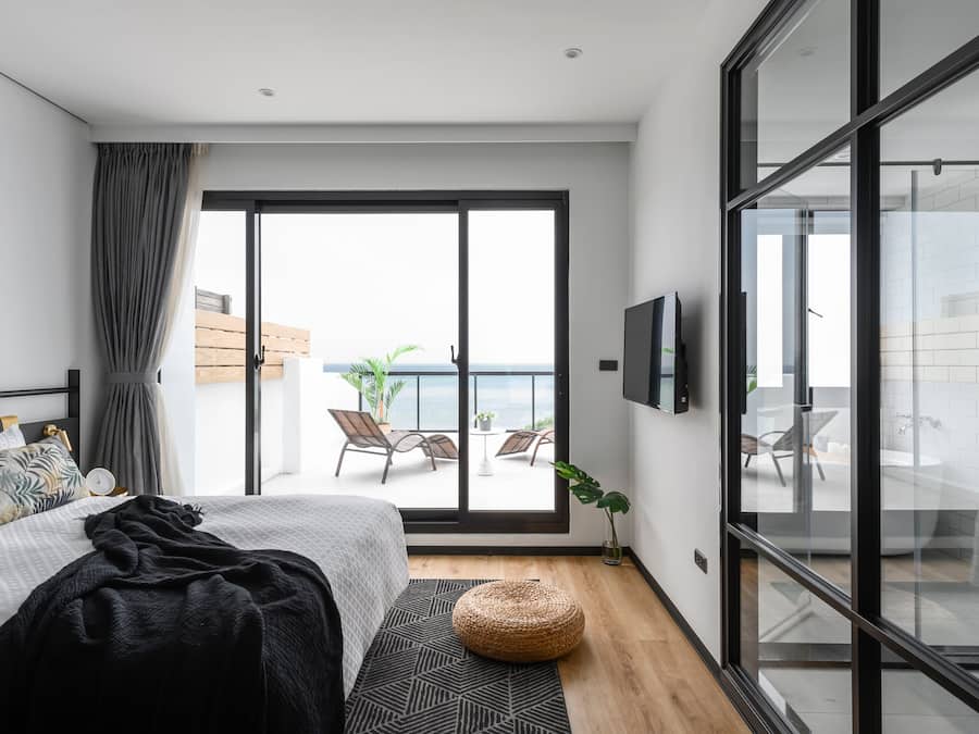 Habitación doble Deluxe | Cortinas blackout, insonorización, wifi gratis y ropa de cama