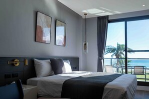 Habitación estándar doble, vistas al mar (B) | Baño | Artículos de higiene personal gratuitos, secador de pelo y zapatillas