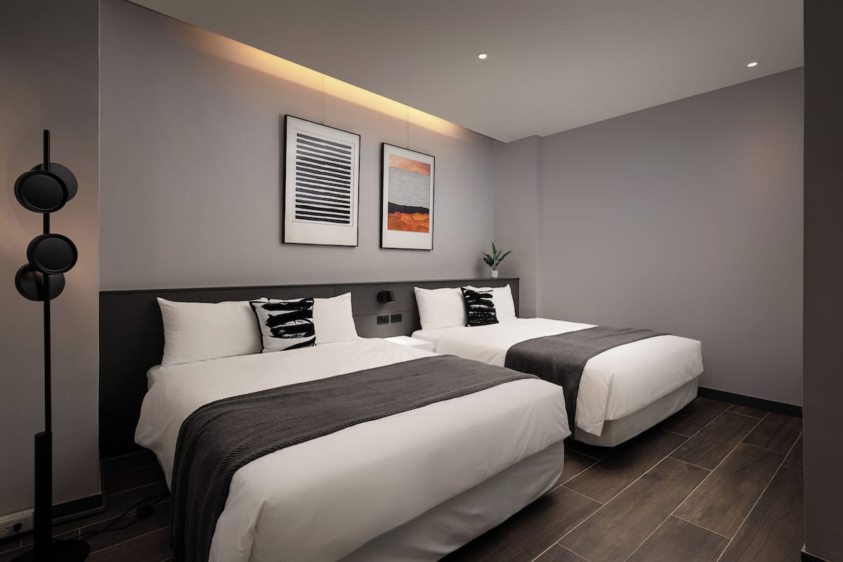 Comfort Quadruple Room | Blackout drapes, free WiFi, bed sheets