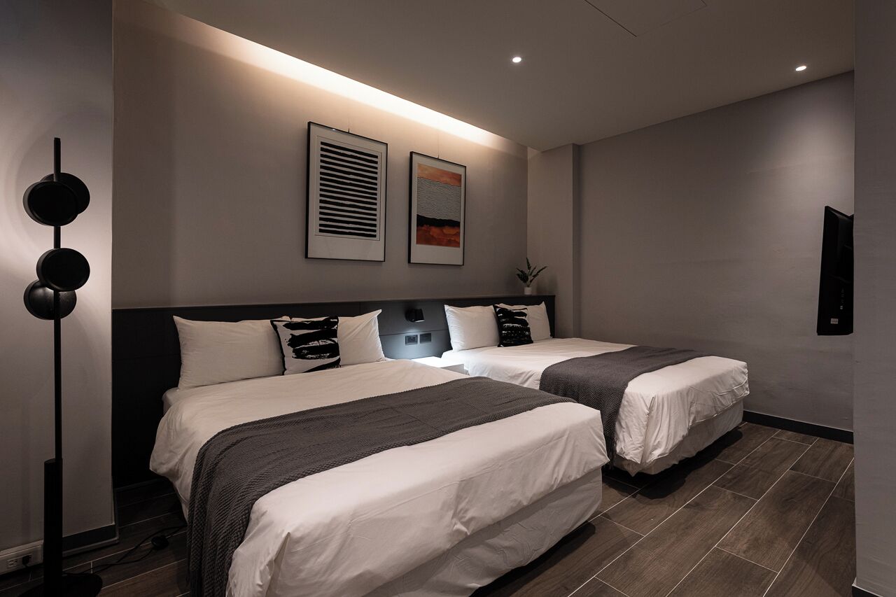 Habitación cuádruple Confort | Cortinas opacas, wifi gratis, ropa de cama