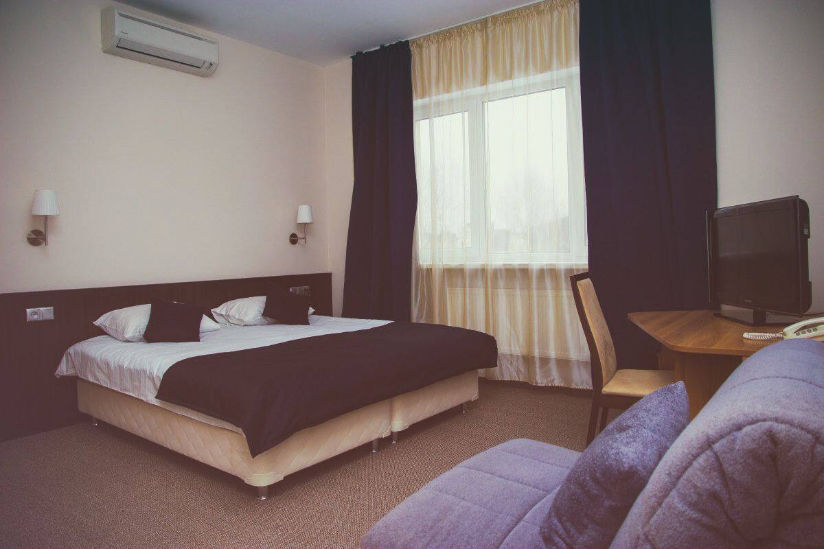 舒適雙人或雙床房 | 高級寢具、書桌、隔音、熨斗/熨衫板