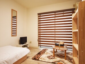 Group Room for 3 People | Free WiFi - River Forest - Hostel (Osaka)