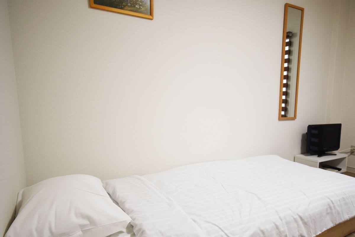 Single Room | WiFi (free)