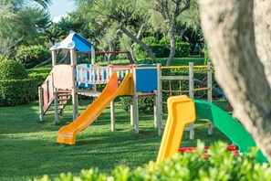 Children’s play area – outdoor