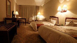 Minibar, in-room safe, desk, blackout curtains - Huanshan Huashan Huiyan Hotel (Huangshan)