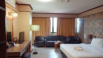 Habitació doble Deluxe | Cortines opaques, habitacions insonoritzades i llits addicionals