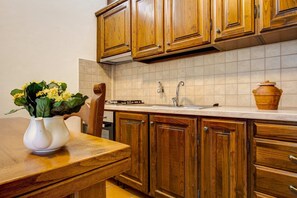 Căn hộ phong cách cổ điển, 1 phòng ngủ, quang cảnh vườn | Bếp riêng