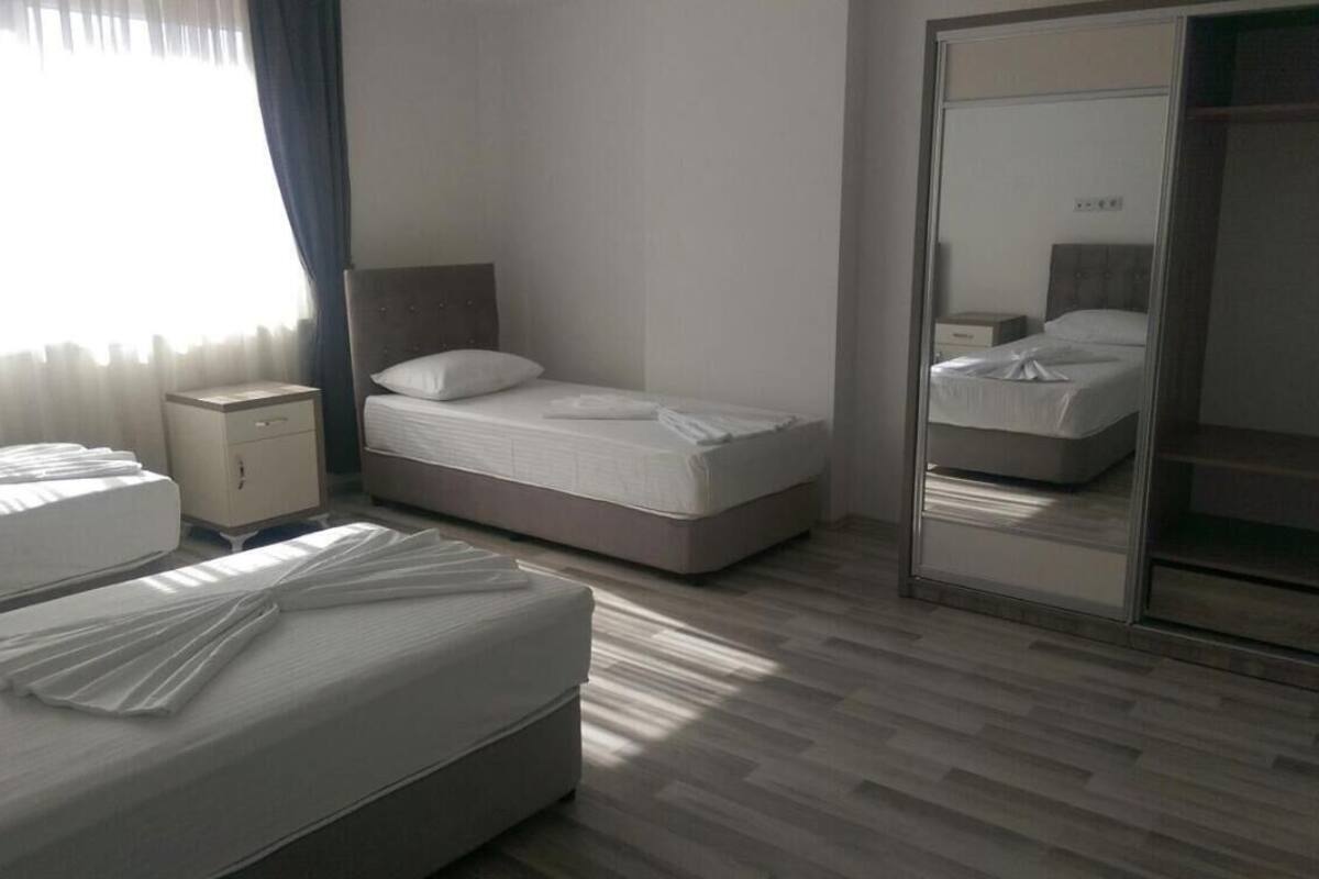 1 bedroom, premium bedding, minibar, desk