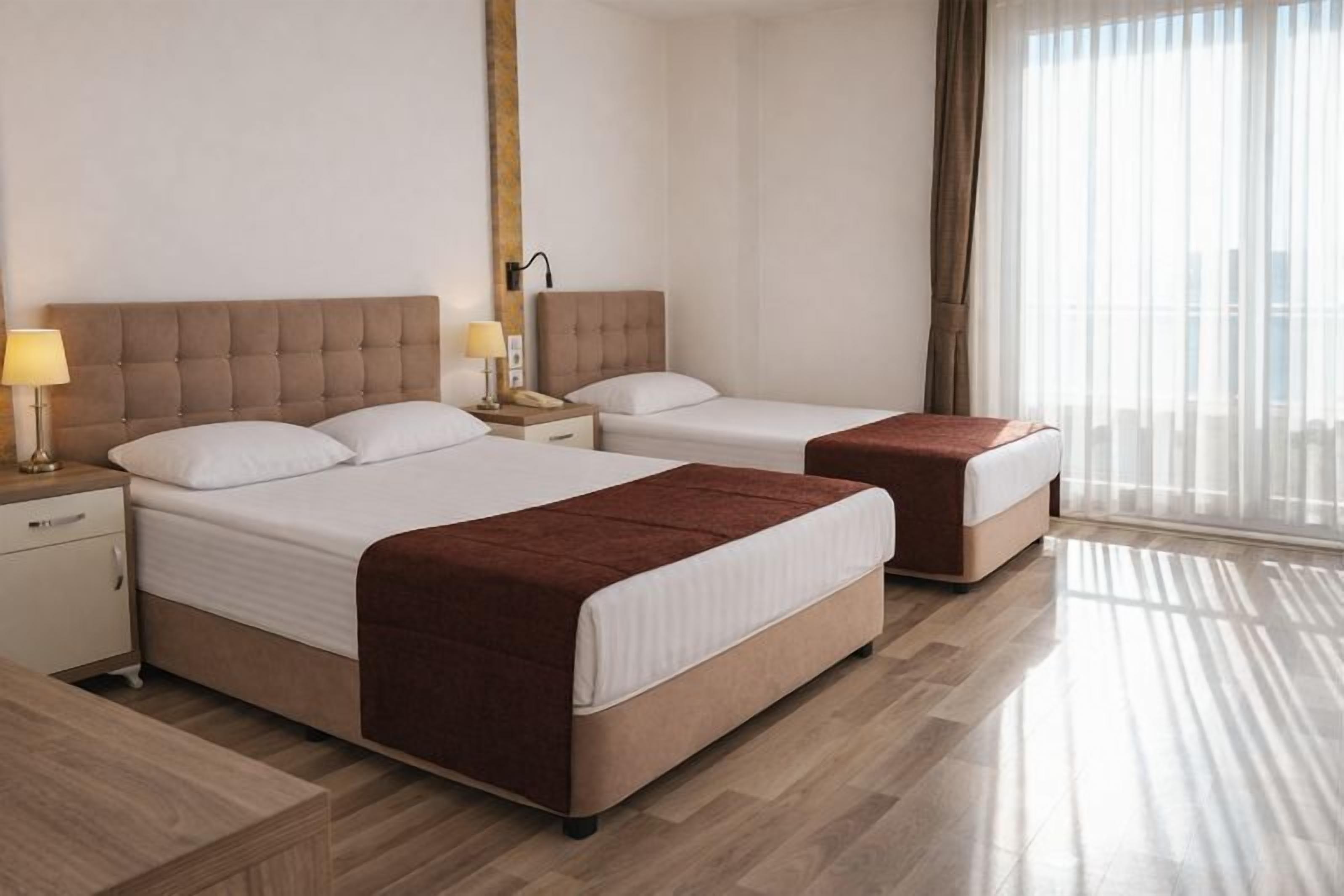 Premium bedding, minibar, desk, soundproofing