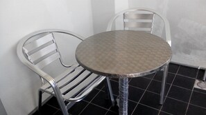 Casa, 4 habitaciones | Balcón