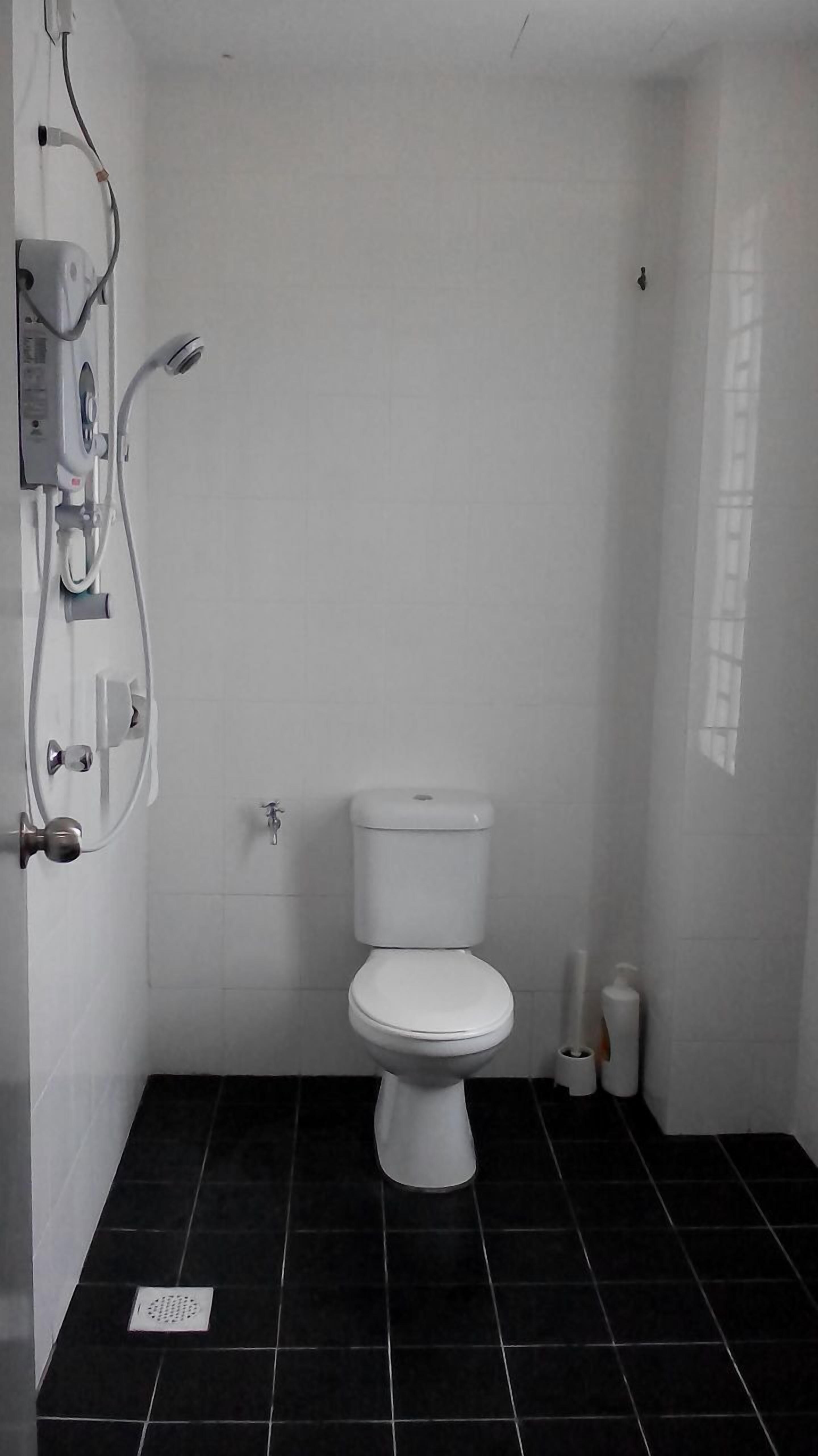 House, 4 Bedrooms | Bilik Mandi | Pancuran mandi, kelengkapan dandanan diri percuma, pengering rambut 