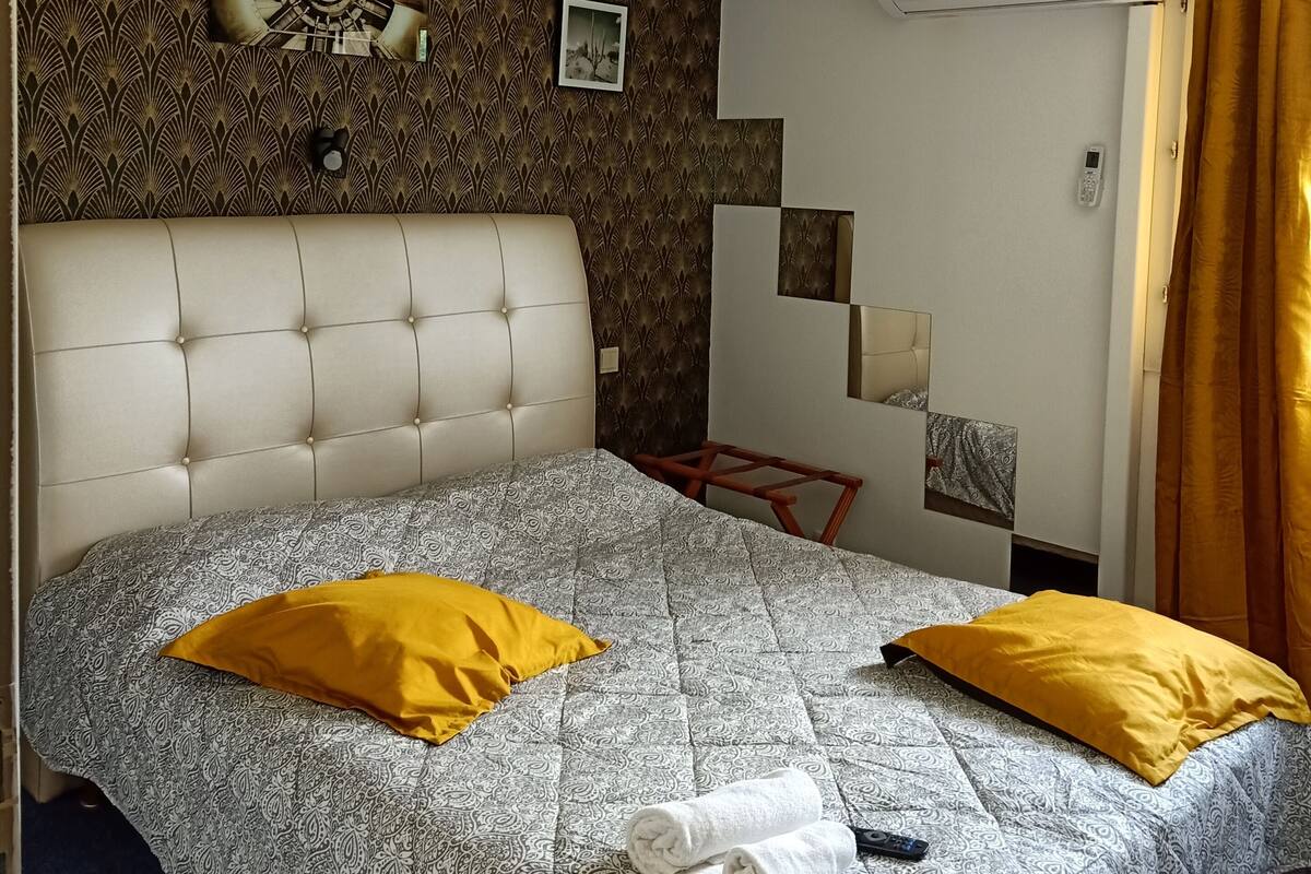 双人房 | 隔音、免费 WiFi、床单