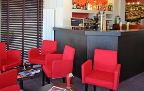 Bar (on property) - Comfort Hotel Montlucon (Montlucon)
